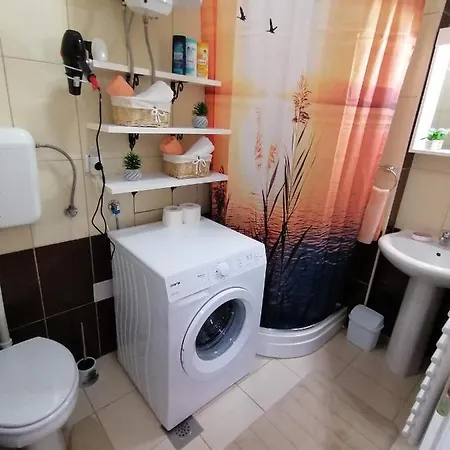 Tom Apartment