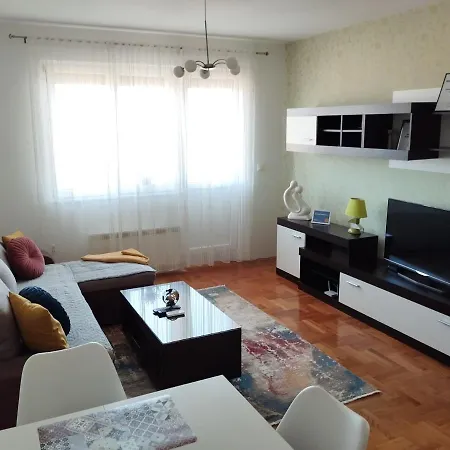 Tom Apartment